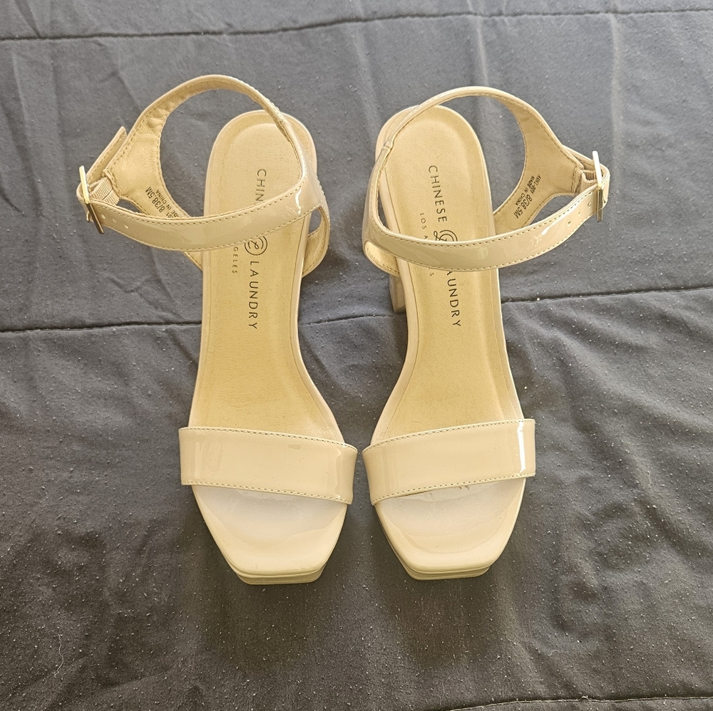 Chinese Laundry Women's Tan Sandals